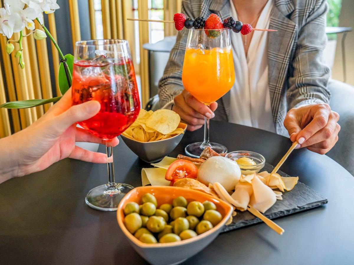 Hotel Ibis Firenze Prato Est Кампи-Бизенцио Экстерьер фото