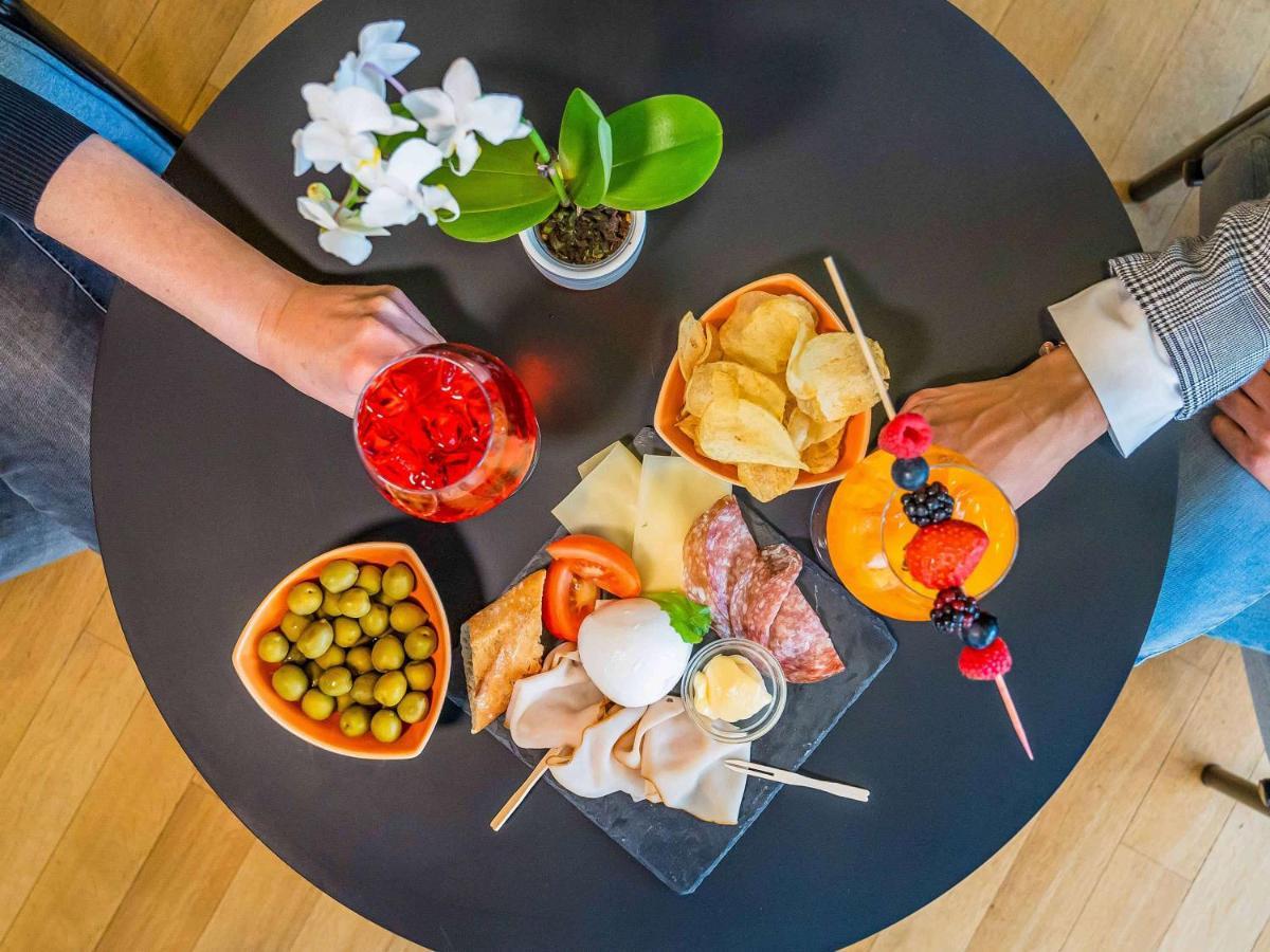 Hotel Ibis Firenze Prato Est Кампи-Бизенцио Экстерьер фото
