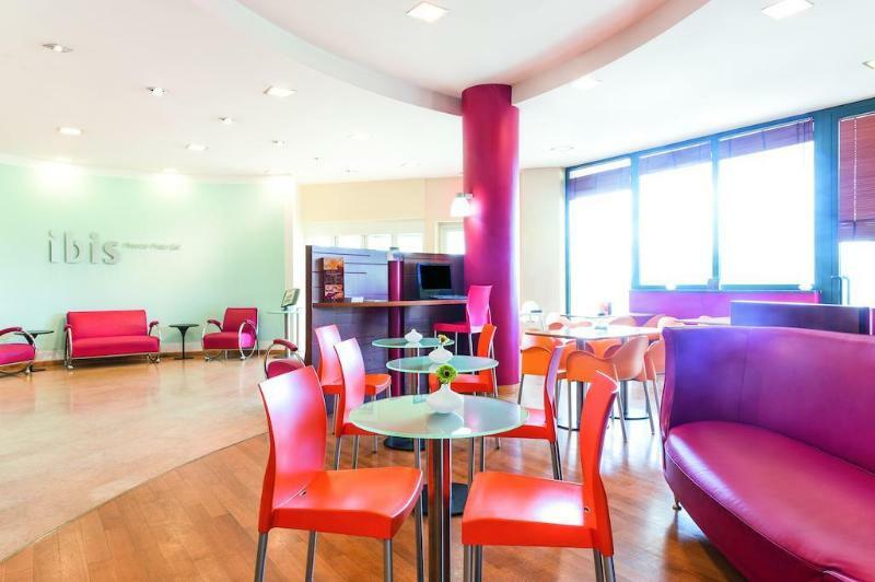 Hotel Ibis Firenze Prato Est Кампи-Бизенцио Экстерьер фото
